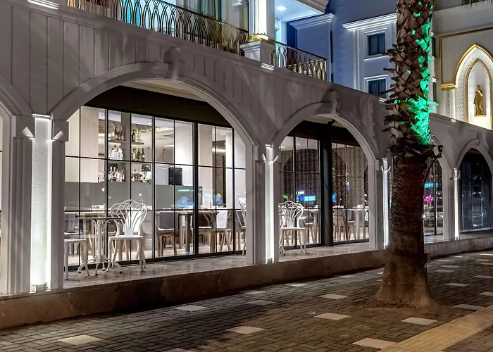 Sealife Lounge - Adult Only